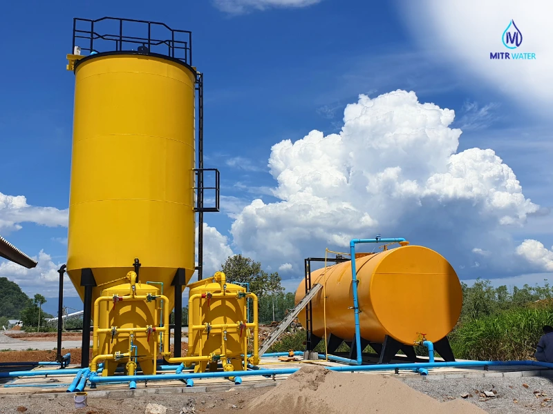 ทีมวิศวกรดูแลระบบประปาหมู่บ้าน